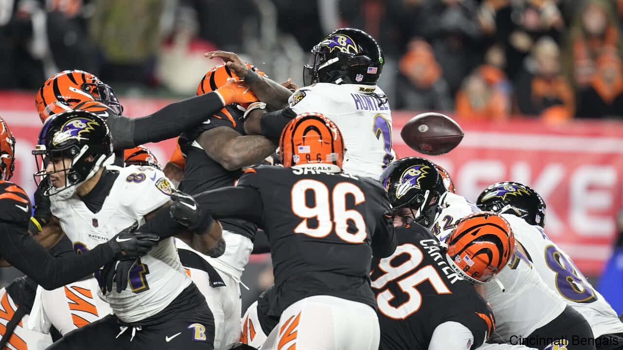 Defensive Standouts Lead the Way for the Cincinnati Bengals Defensive Standouts Lead the Way for the Cincinnati Bengals